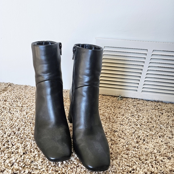 Black heeled booties, size 6.5. Nordstrom Rack brand. - Picture 3 of 4